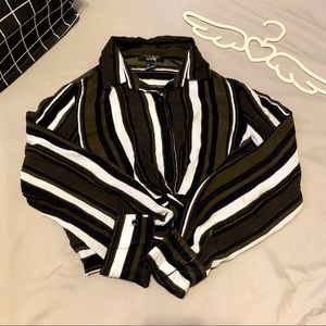 🚨ALL MUST GO!🚨Striped Cropped Long Sleeve Top